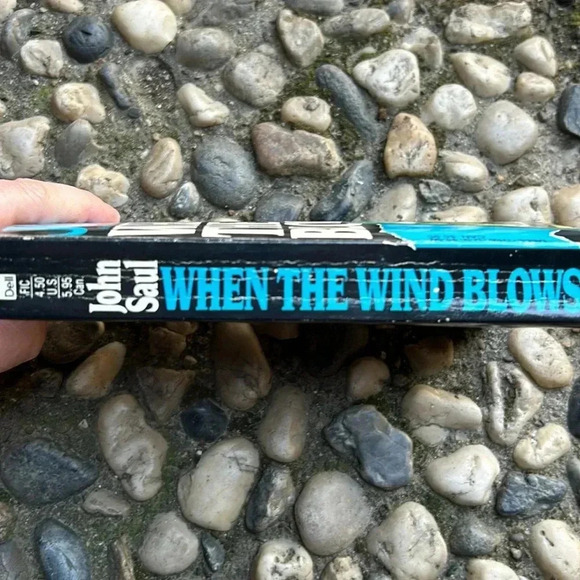 Vintage 80s When the Wind Blows by John Saul Horror Pulp Paperback Dell 1981 - Picture 2 of 7